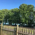 Kertbol A Balatonra *