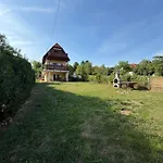Kertbol A Balatonra