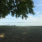 아파트 Kertbol A Balatonra *