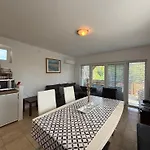 Kertbol A Balatonra Apartamento *