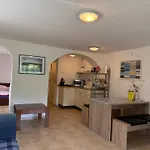 Kertbol A Balatonra * Révfülöp