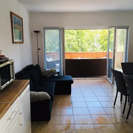 Kertbol A Balatonra Apartment *