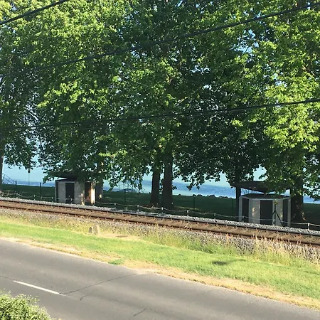 Kertbol A Balatonra Apartment Revfulop