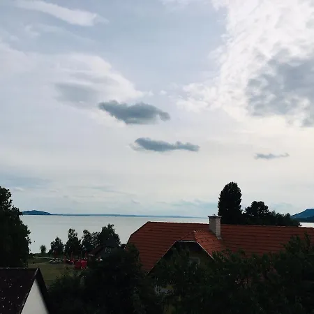 بيت للعطل Kertbol A Balatonra