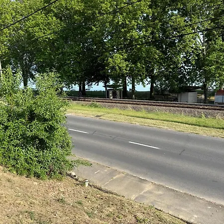 Kertbol A Balatonra Daire Révfülöp