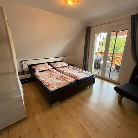 Kertbol A Balatonra Apartment