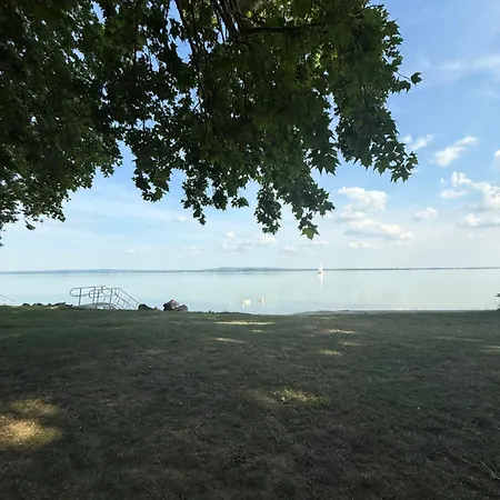 Apartment Kertbol A Balatonra *