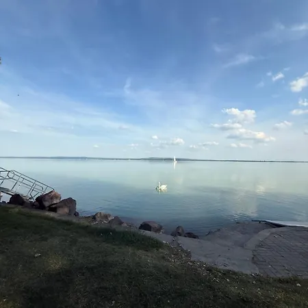 بيت للعطل Kertbol A Balatonra Révfülöp