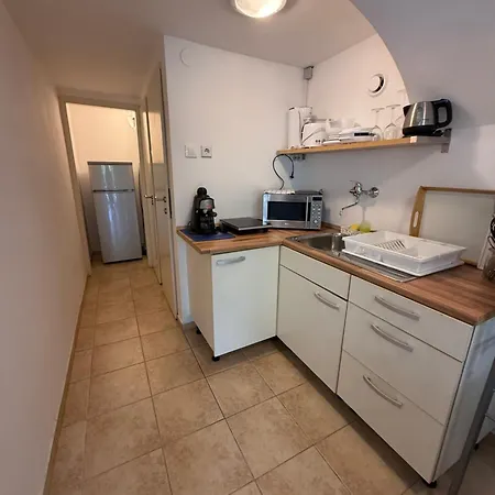 Kertbol A Balatonra Révfülöp