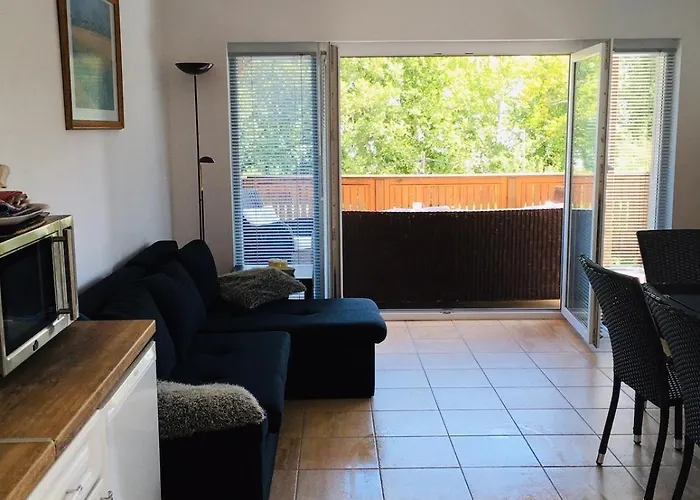 Kertbol A Balatonra Apartmán *