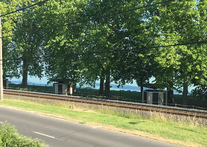 Kertbol A Balatonra Daire Révfülöp
