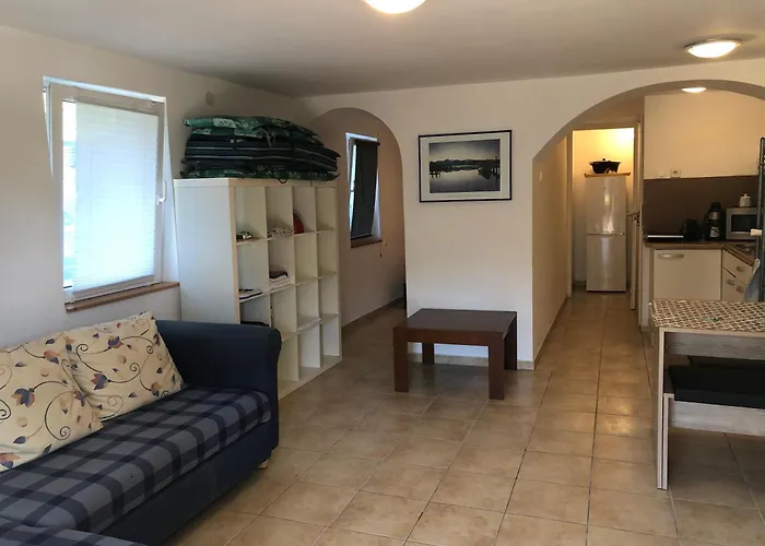 Kertbol A Balatonra * Révfülöp