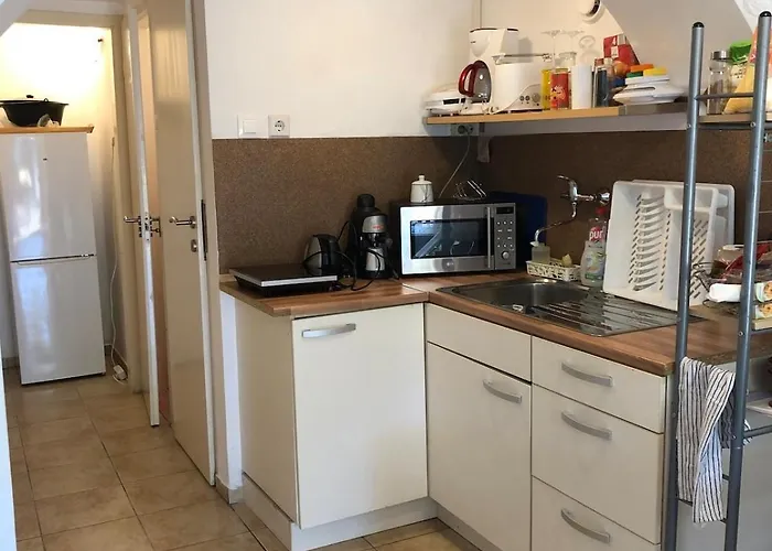 Kertbol A Balatonra Révfülöp