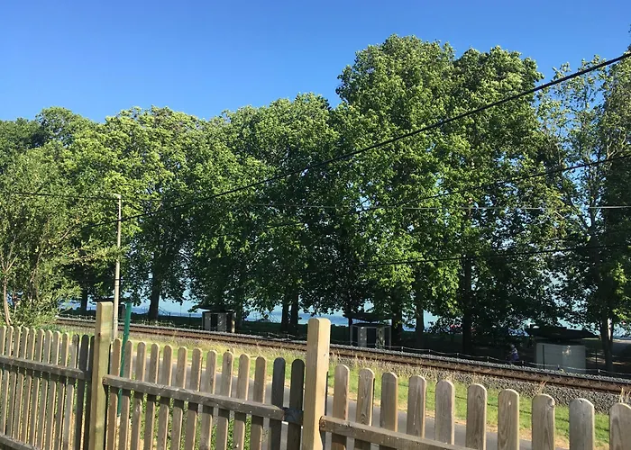 Kertbol A Balatonra *