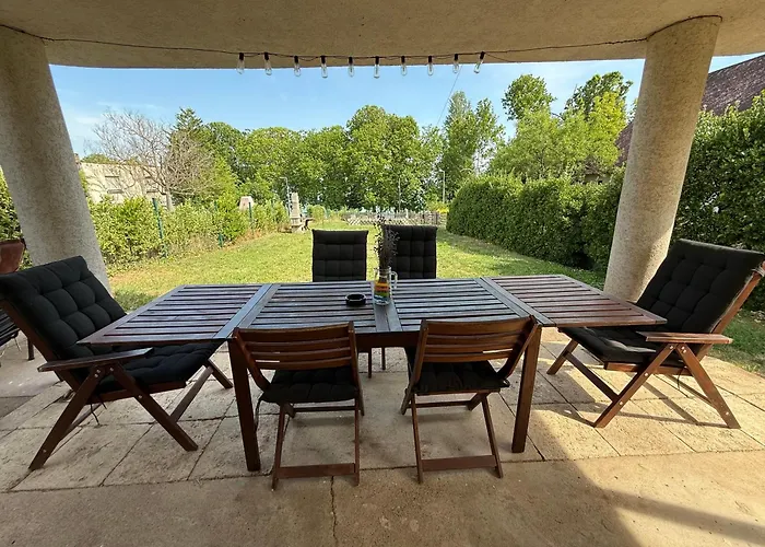 Kertbol A Balatonra * Révfülöp