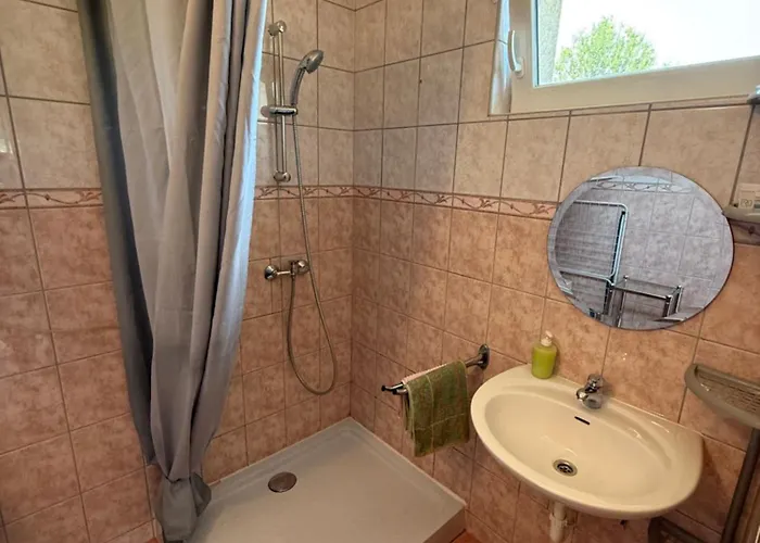 Kertbol A Balatonra Apartmán