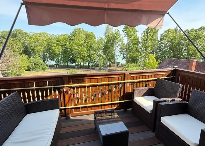 Kertbol A Balatonra *