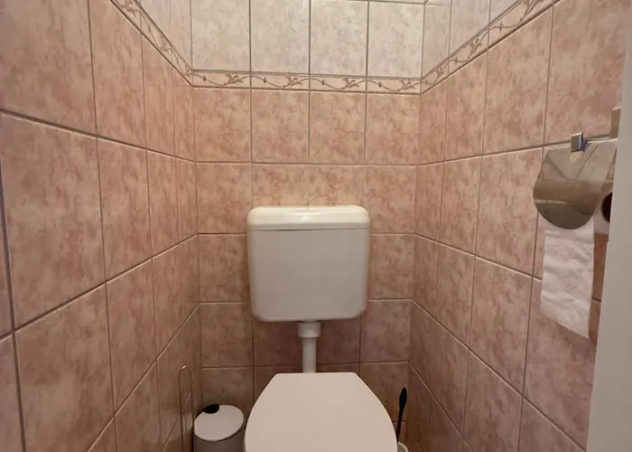 Kertbol A Balatonra Apartmán Révfülöp