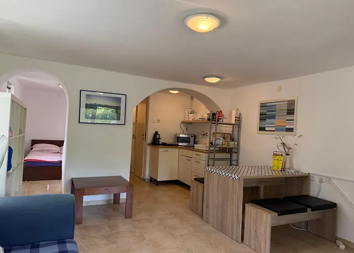 Kertbol A Balatonra * Révfülöp